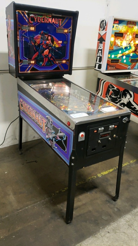 CYBERNAUT PINBALL MACHINE BALLY 1985