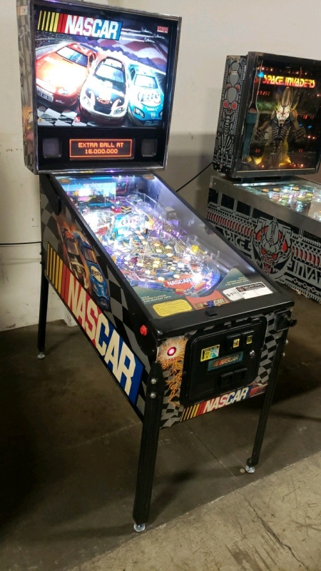 NASCAR RACING PINBALL MACHINE STERN