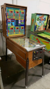 GREEN DIAMOND WOOD RAIL ANTIQUE BINGO MACHINE