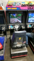 DAYTONA USA DUAL SITDOWN RACING ARCADE GAME SEGA - 2