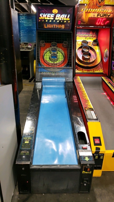 SKEEBALL LIGHTNING ALLEY ROLLER REDEMPTION GAME SKEEBALL INC.