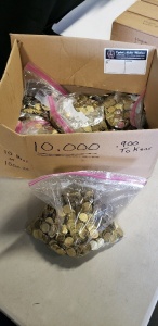 1 BOX LOT- APPROX 10,000 ARCADE GAME 900. TOKENS
