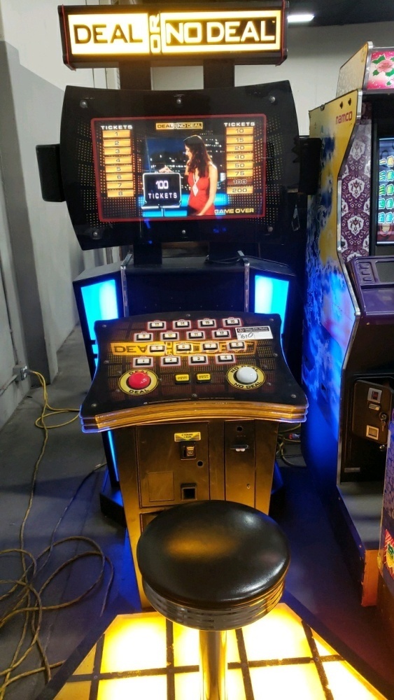 DEAL OR NO DEAL DELUXE ARCADE GAME ICE FE