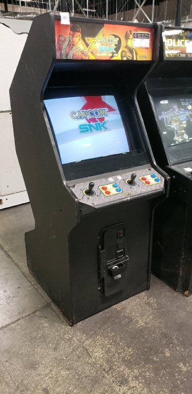 CAPCOM VS. SNK MILLINIUM FIGHT 2000 UPRIGHT FIGHTING ARCADE GAME