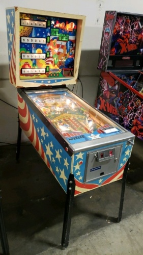 NEW WORLD PINBALL MACHINE PLAYMATIC