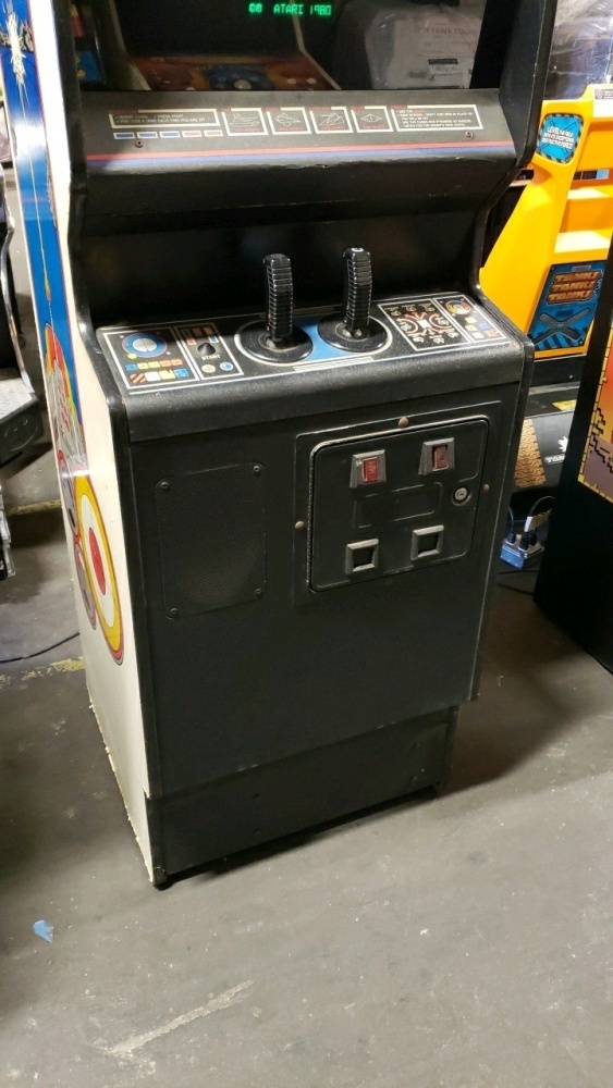 BATTLEZONE RARE UPRIGHT FLAT FRONT CLASSIC ARCADE GAME ATARI