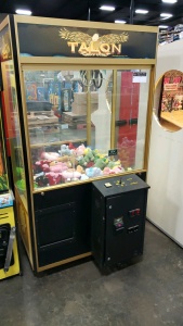 TALON PLUSH CLAW CRANE MACHINE