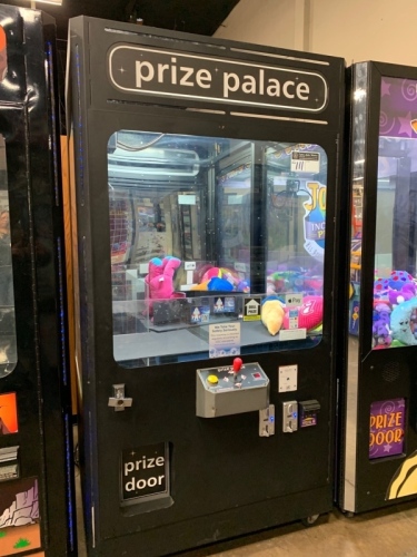 PRIZE PALACE PLUSH CLAW CRANE MACHINE