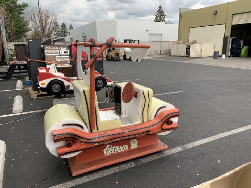 KIDDIE RIDE FRED FLINSTONE CAR