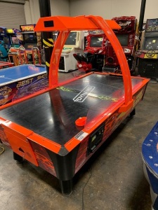 AIR HOCKEY DYNAMO FIRESTORM W/ OVERHEAD SCORING