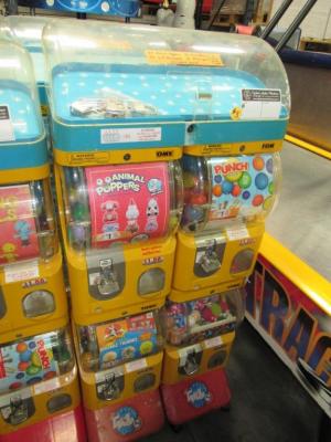 TOMY GACHA DUAL COLUMN CAPSULE MACHINE #3