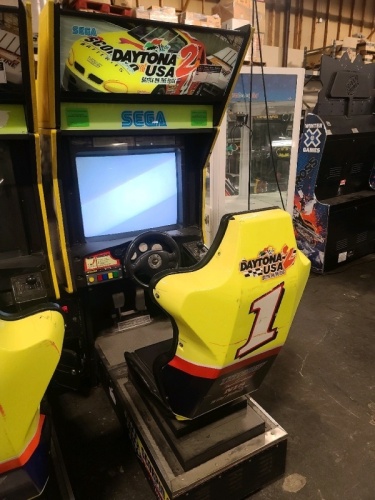DAYTONA USA 2 RACING ON THE EDGE DRIVER ARCADE GAME SEGA #1