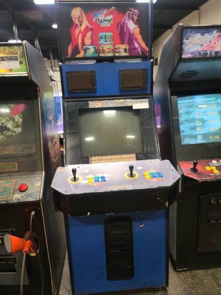 STREETFIGHTER ALPHA UPRIGHT ARCADE GAME BIG BLUE