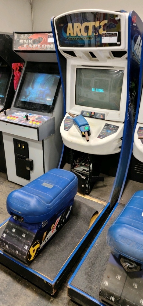 ARCTIC THUNDER SNOWMOBILE RACING ARCADE GAME #1