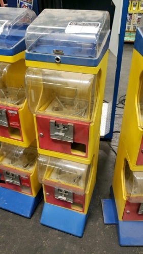 TOMY GACHA CAPSULE VENDING RACK #1