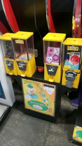 PUMP YOUR OWN BALLOON DUAL DUAL CAPSULE VENDING RACK