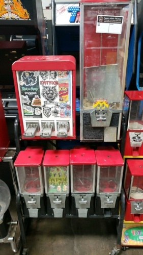 6 HEAD COMBO CAPSULE CANDY STICKER VENDING RACK