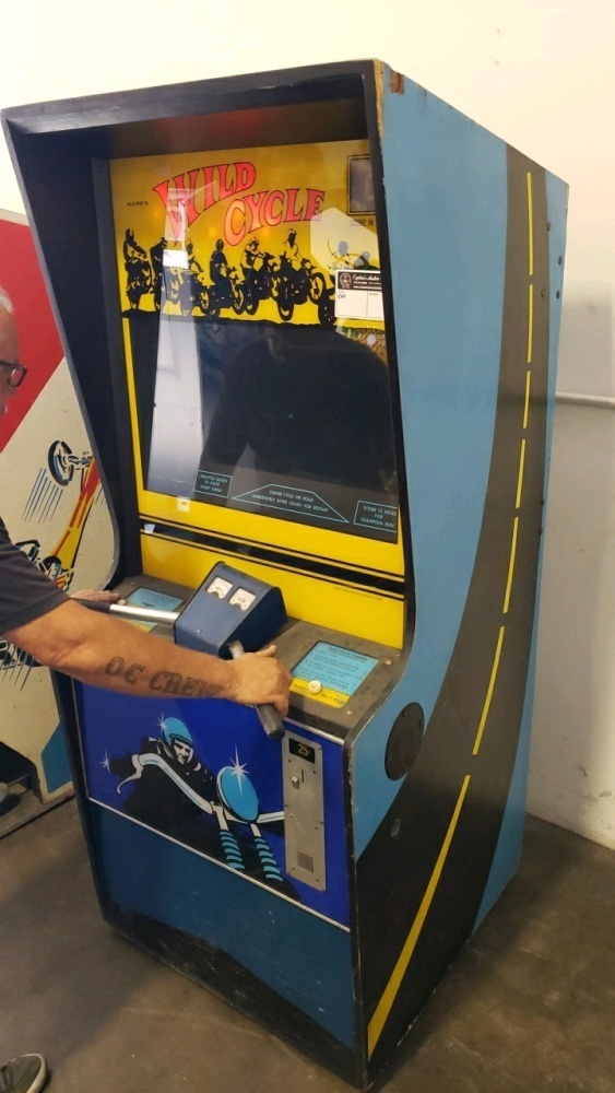 WILD CYCLE ANTIQUE MOTORCYCLE RACING ELECTRO MECH ARCADE GAME