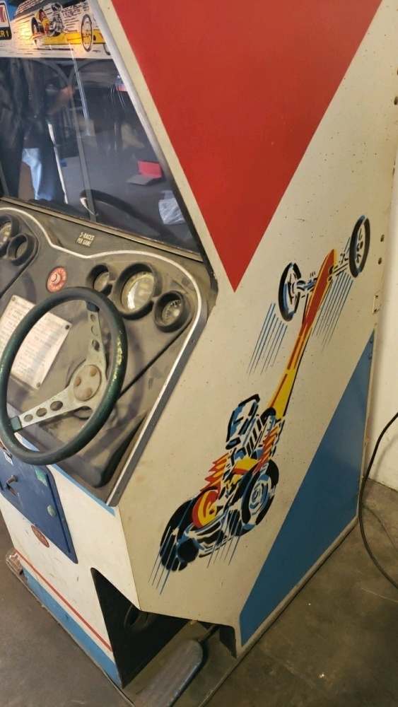 DRAG RACES ANTIQUE UPRIGHT RACING ELECTRO MECHANICAL ARCADE GAME