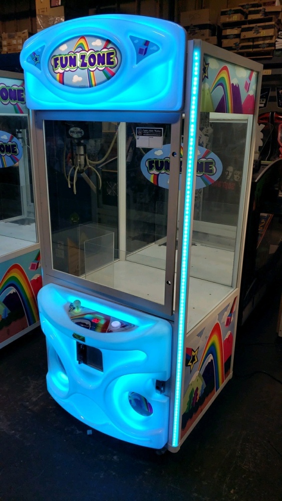 FUN ZONE GLOW CLAW CRANE MACHINE COAST TO COAST #1