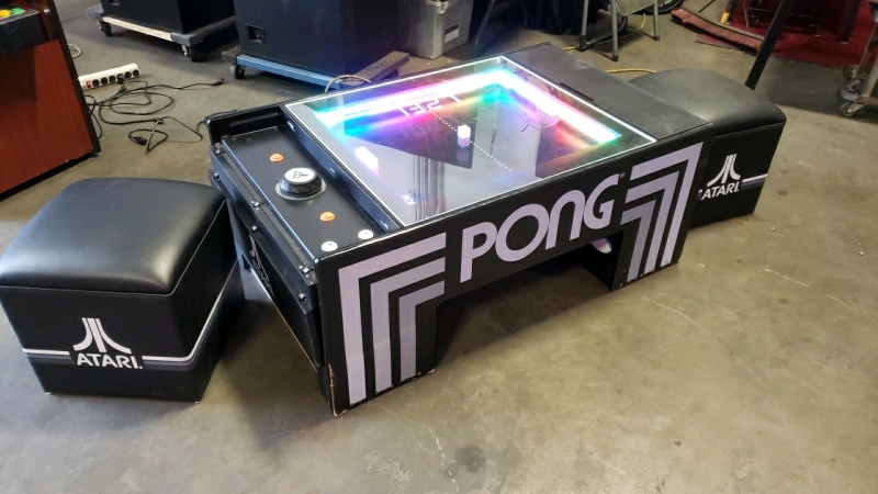 PONG COCKTAIL TABLE LATE MODEL W/ ATARI STOOLS INCLUDED UNIS