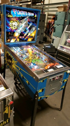 FLIGHT 2000 CLASSIC PINBALL MACHINE STERN