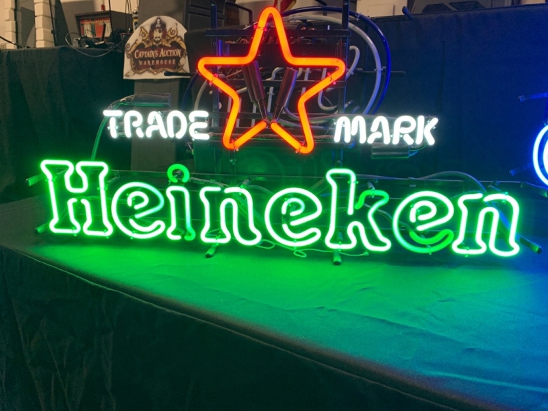 1 LOT- HEINEKEN BEER DISTRIBUTOR NEON BAR SIGN