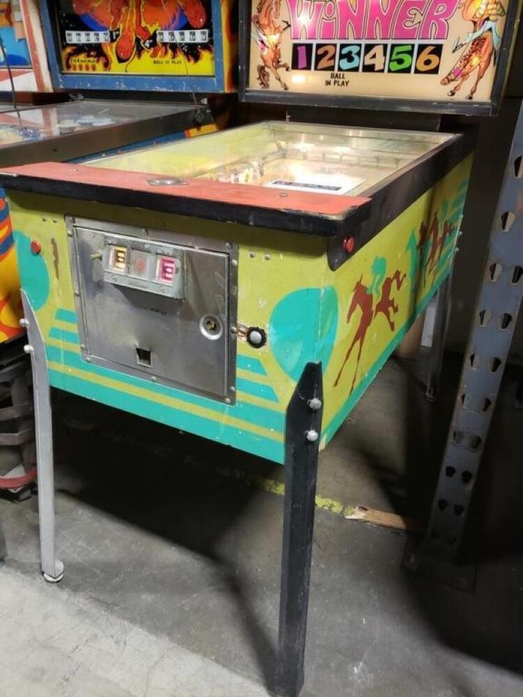 WINNER! HORSE RACE PINBALL MACHINE WILLIAMS