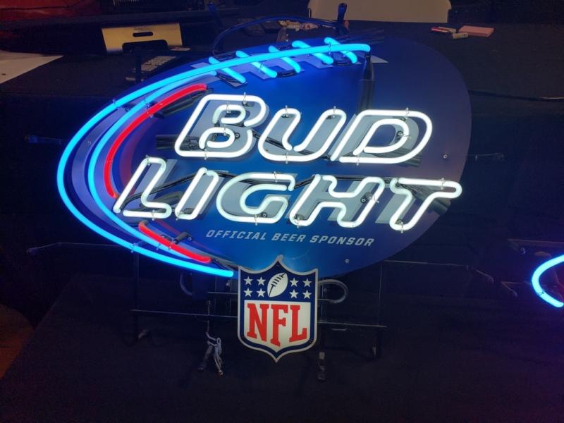 NEON BEER SIGN BUD LIGHT