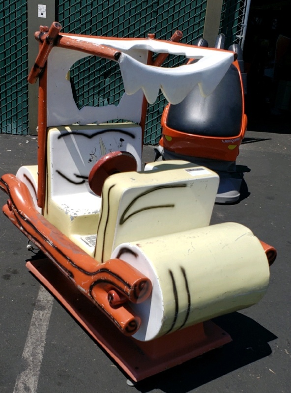 KIDDIE RIDE FRED FLINTSTONE CAR