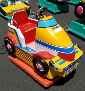 KIDDIE RIDE MINI HONDA RACE CAR #2