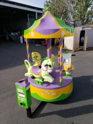 KIDDIE RIDE COLORFUL 3 SEAT MARTI GRAS CAROUSEL