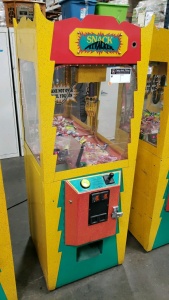 SNACK ATTACKER CANDY SHOVEL CRANE MACHINE #2