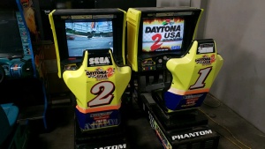 SEGA DAYTONA 2 TWIN RACING ARCADE GAME SEGA