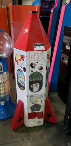 ROCKET SHIP 2" CAPSULE CANDY NOVELTY BULK VEND MACHINE