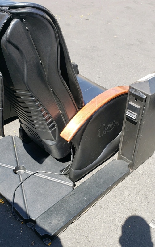 MASSAGE CHAIR CURRENCY OPERATED OZIO