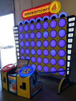 CONNECT 4 JUMBO DELUXE SIZE TICKET REDEMPTION GAME BAYTEK - 5