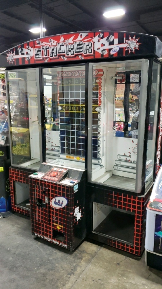 Stracker Jumbo STACKER GIANT JUMBO PRIZE REDEMPTION GAME LAI GAMES