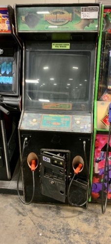 TROPHY HUNTING BEAR & MOOSE UPRIGHT ARCADE GAME