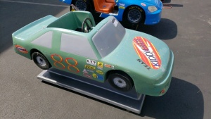 KIDDIE RIDE GREEN CAR TEAM RACING