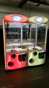 E-CLAW 9000 DUAL PLUSH CLAW CRANE MACHINE E-LAUT