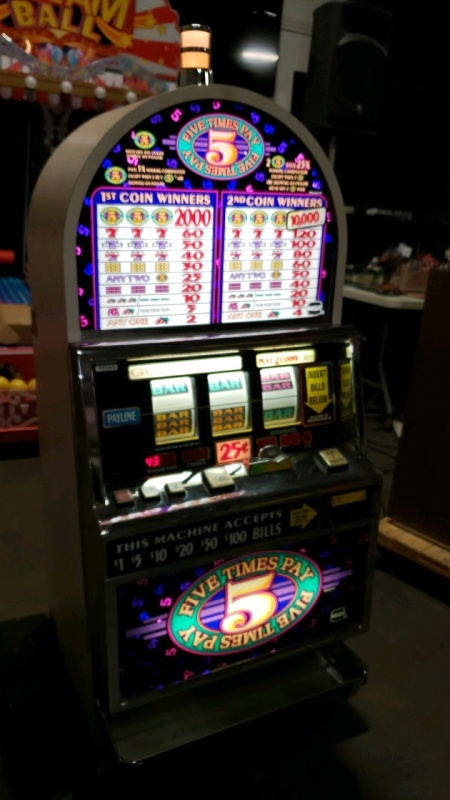 5 TIMES PAY IGT ROUND TOP ANTIQUE SLOT MACHINE