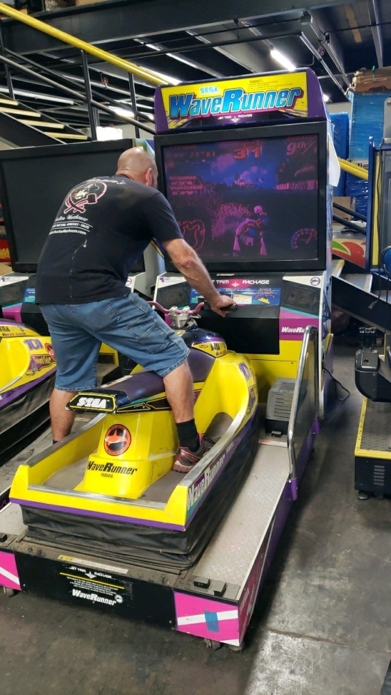 WAVE RUNNER 50 DELUXE MOTION ARCADE GAME SEGA