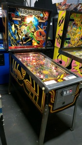 BLACKOUT CLASSIC PINBALL MACHINE WILLIAMS