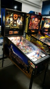 LORD OF THE RINGS PRO PINBALL MACHINE STERN