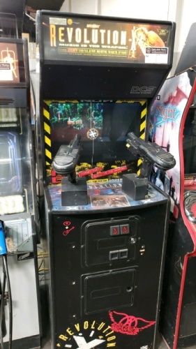 REVOLUTION X AEROSMITH 2 PLAYER MIDWAY DEDICATED ARCADE GAME