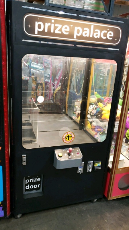 PRIZE PALACE PLUSH CLAW CRANE MACHINE