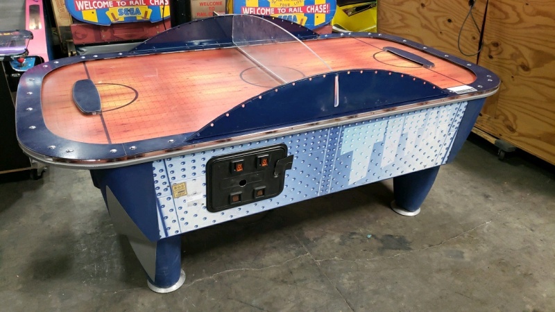 AIR HOCKEY TABLE TITAN IN TABLE SCORING COIN OP