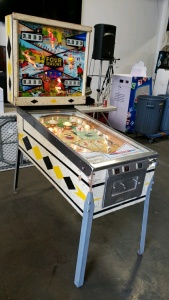 FOUR SEASONS EARLY CLASSIC PINBALL MACHINE GOTTLIEB 1968