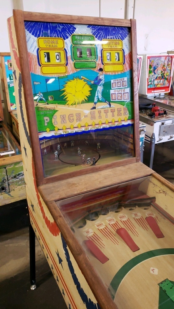 1959 WILLIAMS PINCH HITTER ELECTRO MECHANICAL PITCH & BAT ARCADE